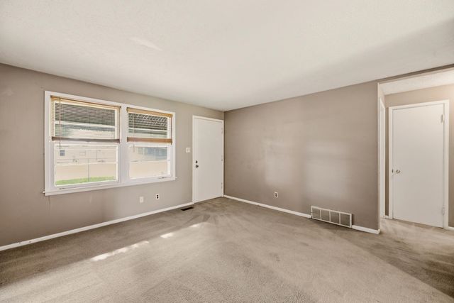 4533 S OAK AVE, Wichita, KS 67217