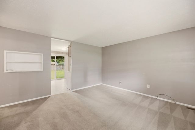 4533 S OAK AVE, Wichita, KS 67217