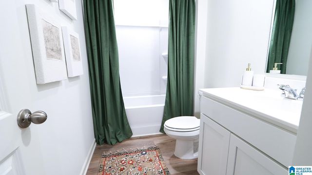 320 OAKMONT CIRCLE, Calera, AL 35040