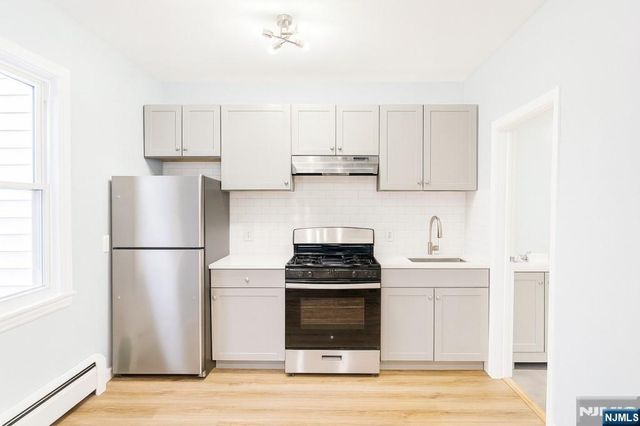 42 Lester Street, Wallington, NJ 07057