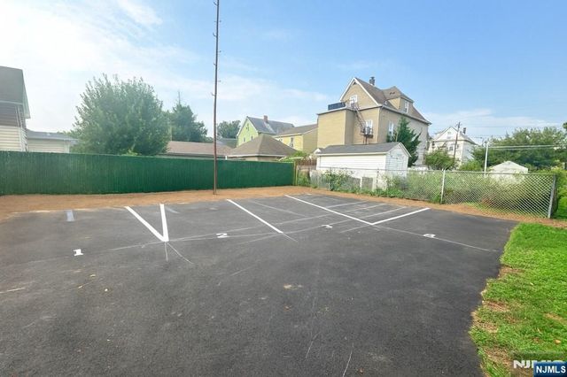 42 Lester Street, Wallington, NJ 07057