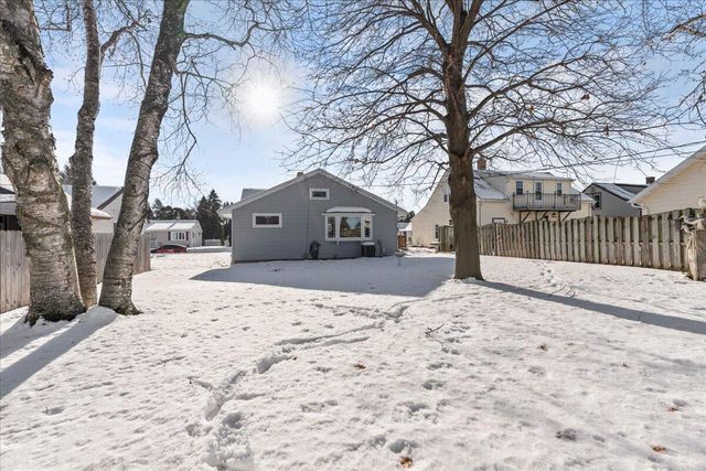 1622 Jackson STREET, Manitowoc, WI 54220