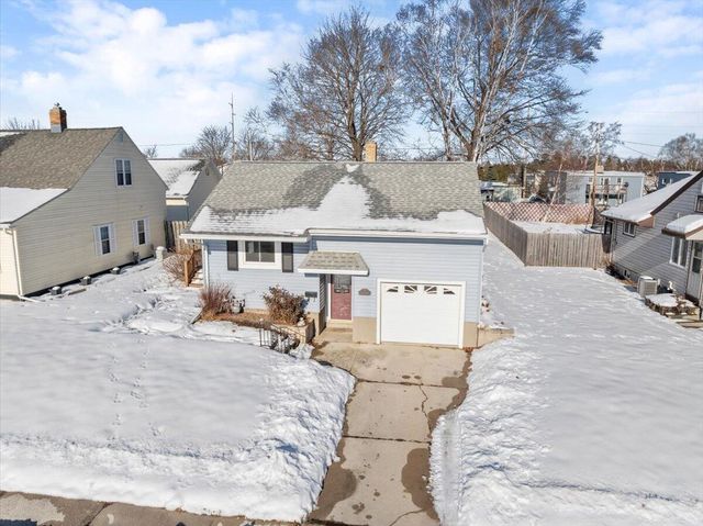 1622 Jackson STREET, Manitowoc, WI 54220