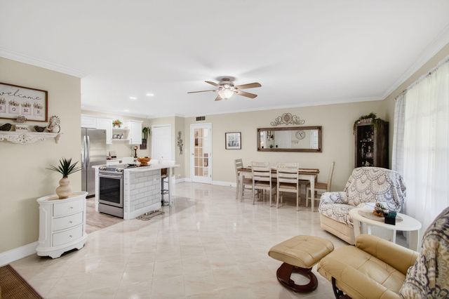 4530 NW 4th Street D, Delray Beach, FL 33445