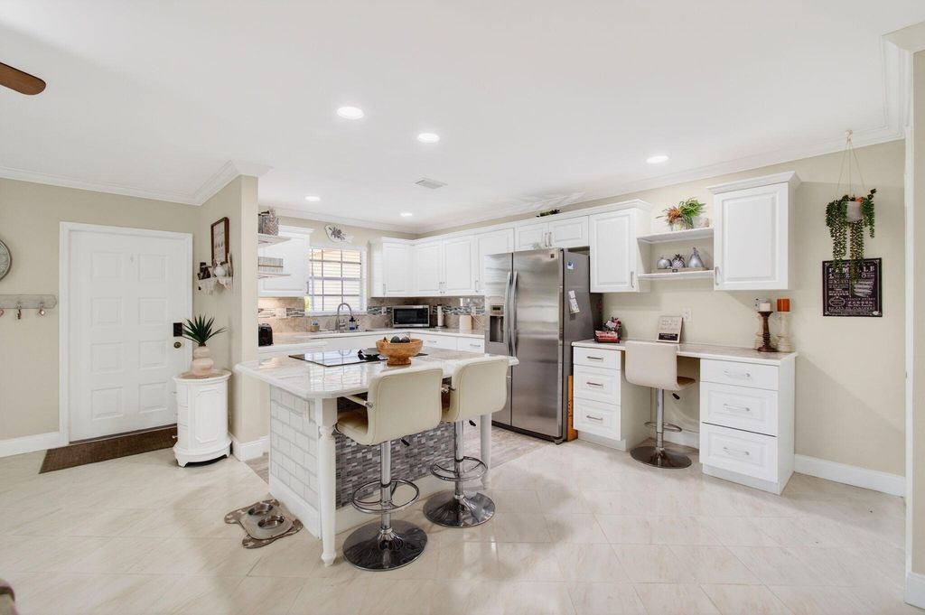 4530 NW 4th Street D, Delray Beach, FL 33445