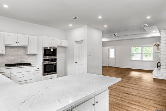 12833 Port Hudson Pride Rd, Zachary, LA 70791