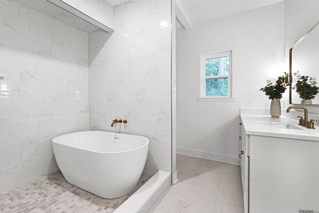 12833 Port Hudson Pride Rd, Zachary, LA 70791