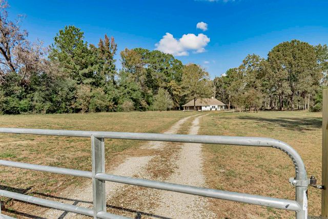 12833 Port Hudson Pride Rd, Zachary, LA 70791