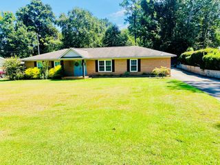 706 Wildwood, Dothan, AL 36303