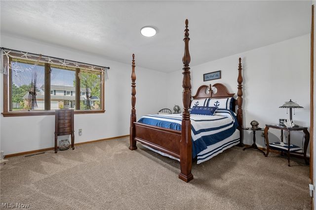 2433 Fontana Street NW, Massillon, OH 44646