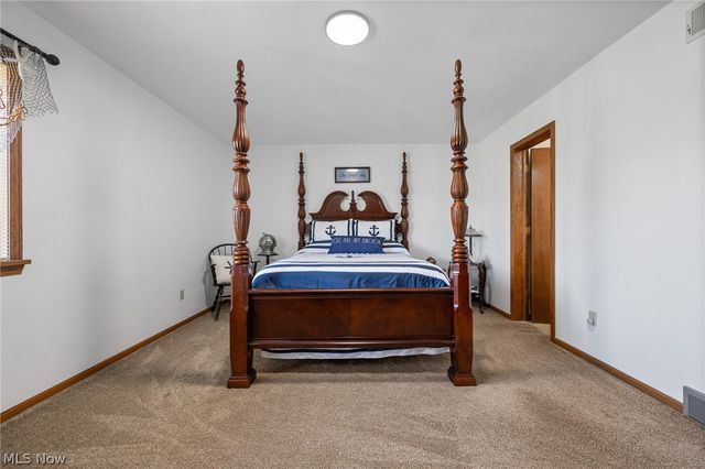 2433 Fontana Street NW, Massillon, OH 44646