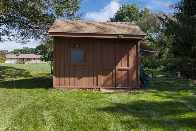 2433 Fontana Street NW, Massillon, OH 44646
