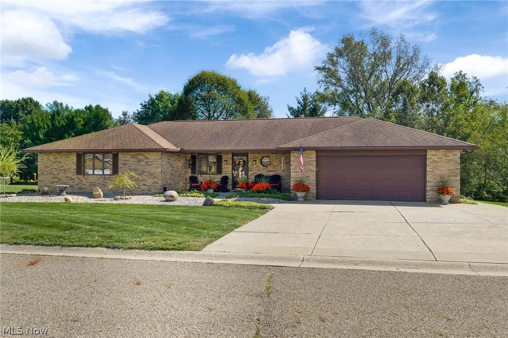 2433 Fontana Street NW, Massillon, OH 44646