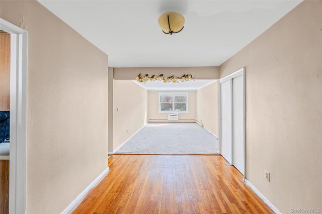 124 S Park Ave 2-S, Rockville Centre, NY 11570