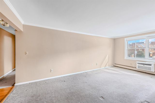 124 S Park Ave 2-S, Rockville Centre, NY 11570