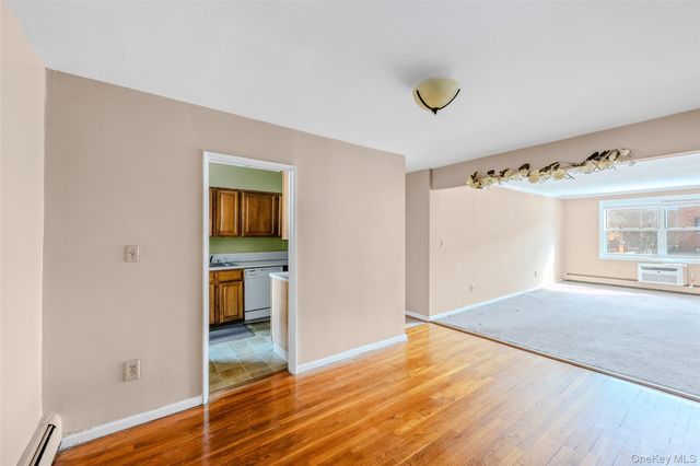 124 S Park Ave 2-S, Rockville Centre, NY 11570