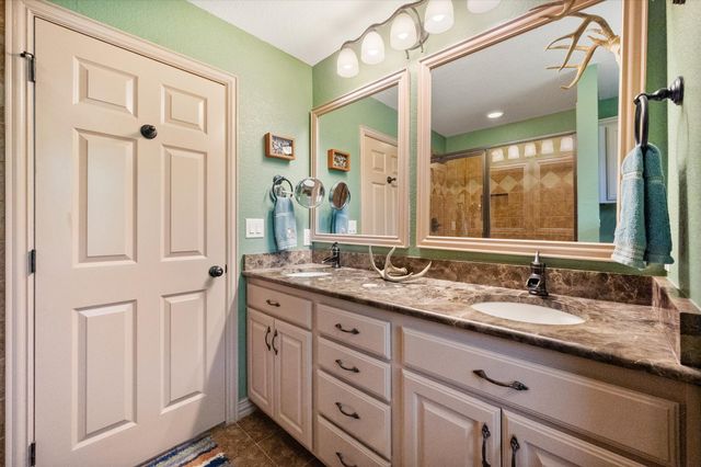 134 Stephanie Court, Kemp, TX 75143