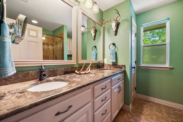 134 Stephanie Court, Kemp, TX 75143