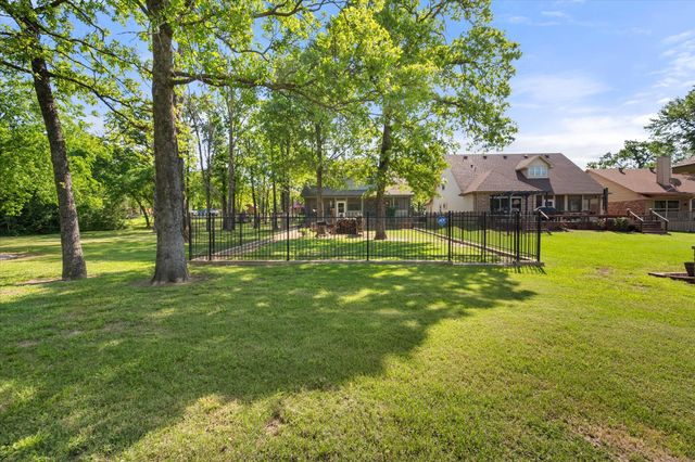 134 Stephanie Court, Kemp, TX 75143