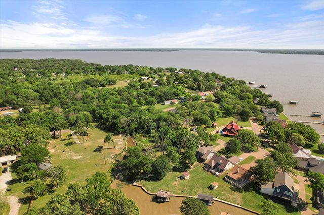 134 Stephanie Court, Kemp, TX 75143