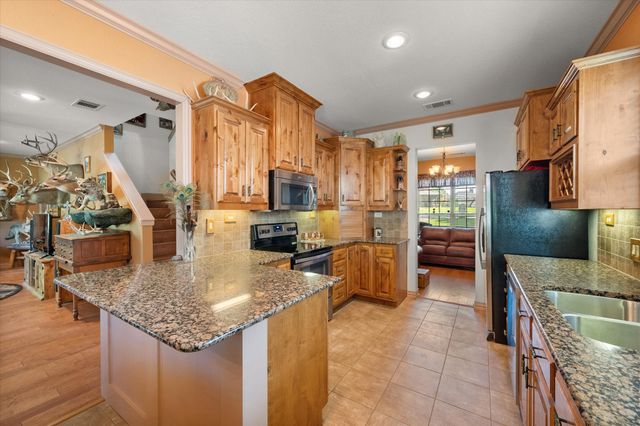 134 Stephanie Court, Kemp, TX 75143