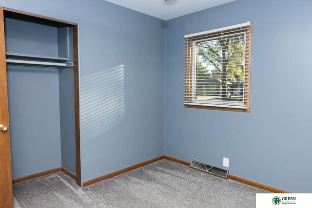 37 Edison Avenue, York, NE 68467