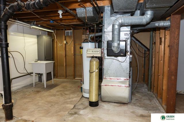 37 Edison Avenue, York, NE 68467