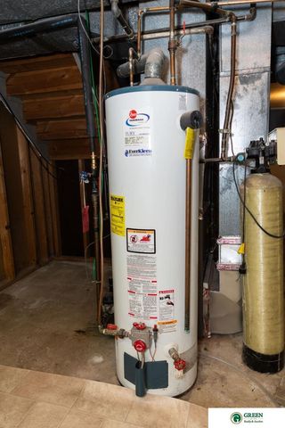 37 Edison Avenue, York, NE 68467