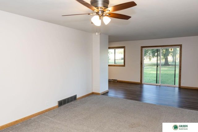 37 Edison Avenue, York, NE 68467