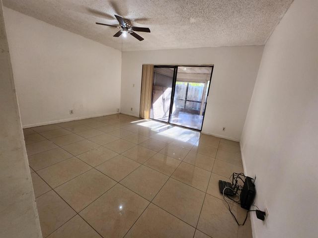 903 NW 79th Terrace, Plantation, FL 33324