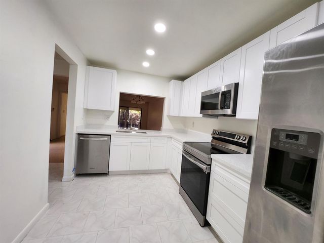 903 NW 79th Terrace, Plantation, FL 33324