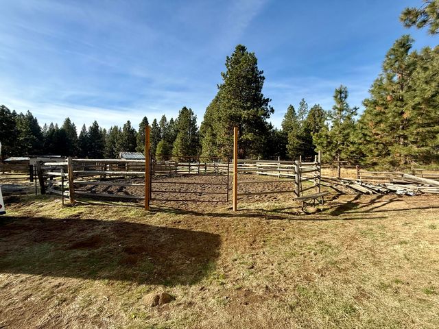 370 Highway 422, Chiloquin, OR 97624