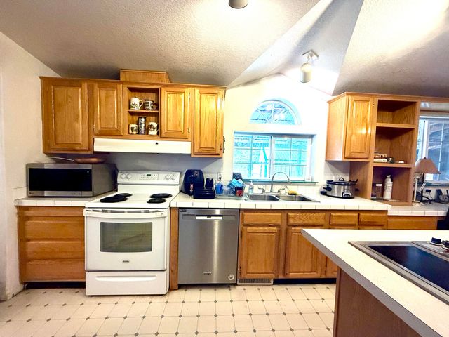 370 Highway 422, Chiloquin, OR 97624