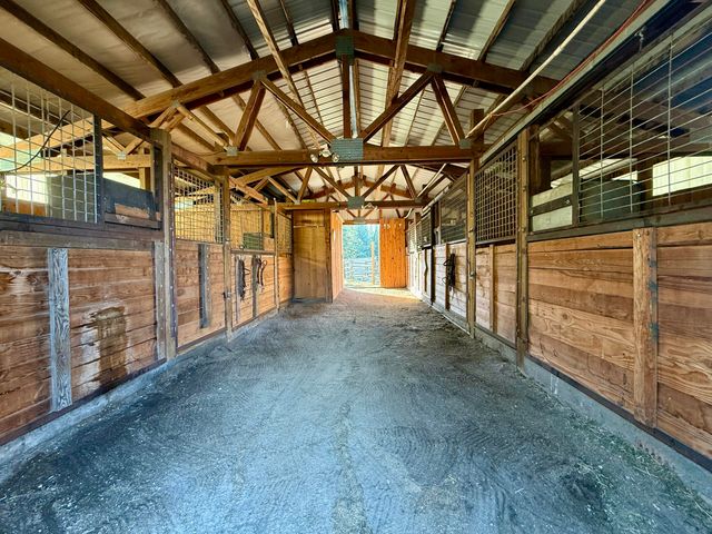 370 Highway 422, Chiloquin, OR 97624