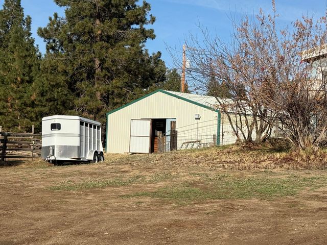 370 Highway 422, Chiloquin, OR 97624