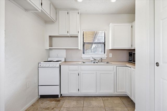 10512 Walnut Bend DR, Austin, TX 78753