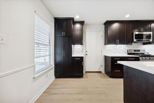 10512 Walnut Bend DR, Austin, TX 78753