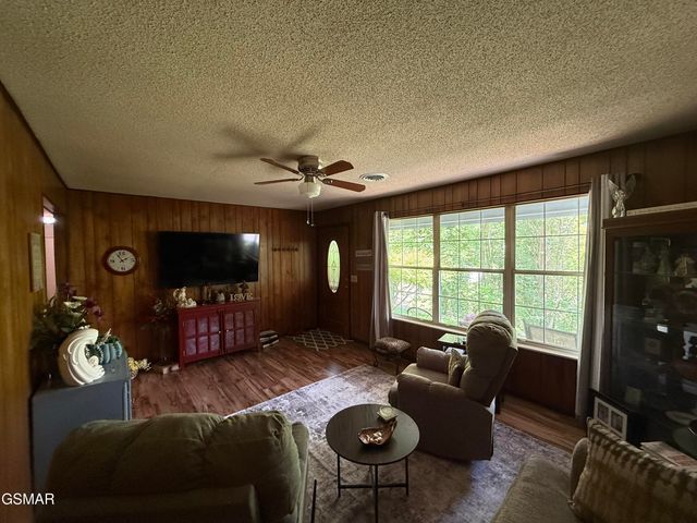 2360 Goldrush Road, Pigeon Forge, TN 37863