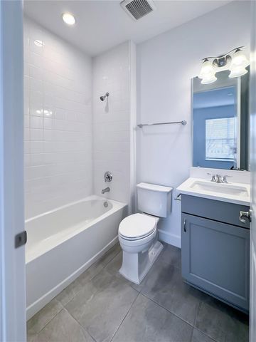 2046 PACKING DISTRICT WAY, Orlando, FL 32804