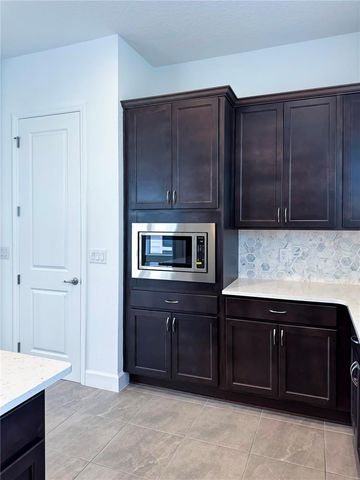 2046 PACKING DISTRICT WAY, Orlando, FL 32804