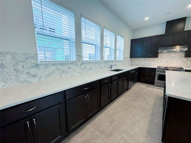 2046 PACKING DISTRICT WAY, Orlando, FL 32804