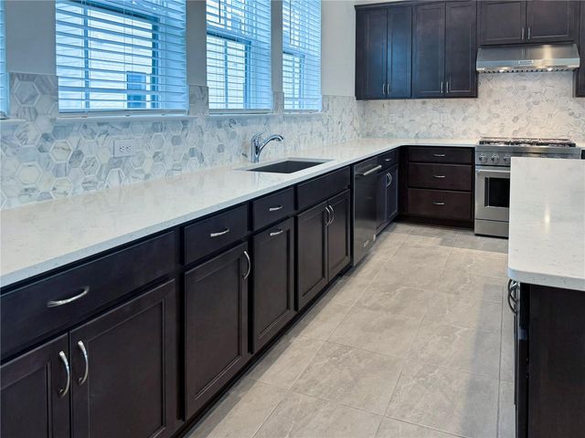 2046 PACKING DISTRICT WAY, Orlando, FL 32804