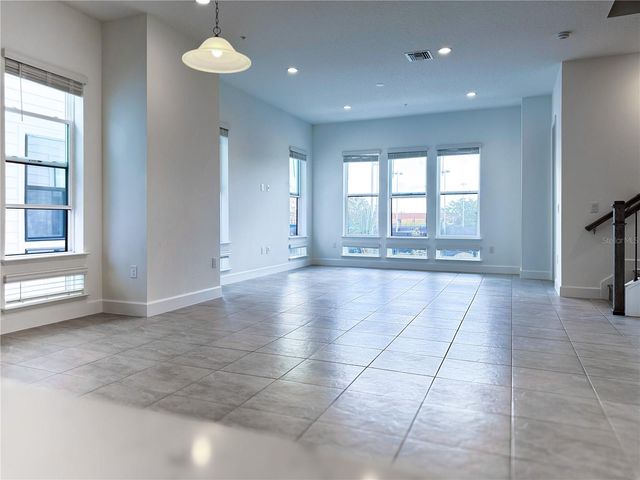 2046 PACKING DISTRICT WAY, Orlando, FL 32804