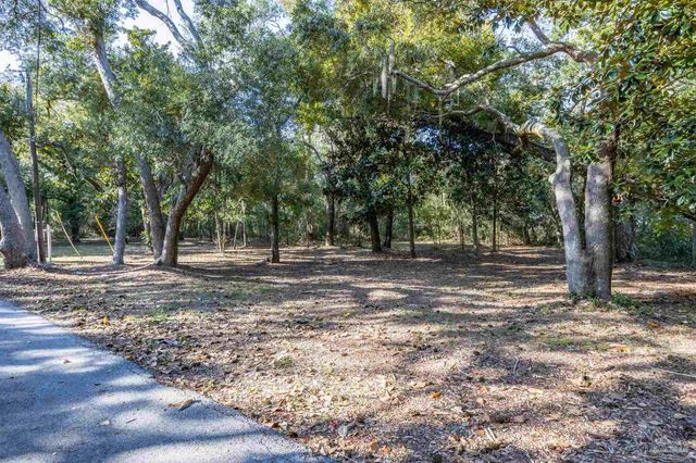 5606 Innerarity Cir, Pensacola, FL 32507