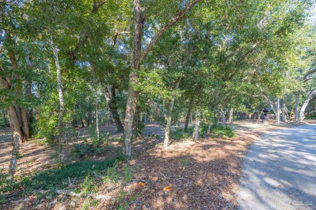 5606 Innerarity Cir, Pensacola, FL 32507