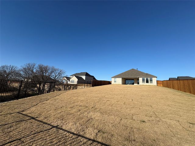 615 Forsyth Park Drive, Oak Point, TX 75068
