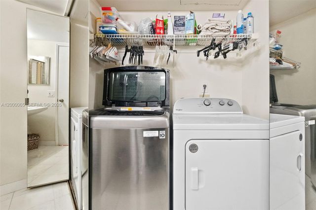 19101 NE 36th Ct 1602, Aventura, FL 33180