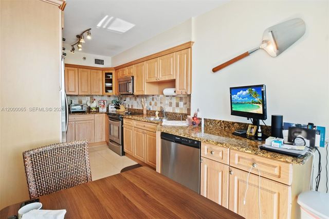 19101 NE 36th Ct 1602, Aventura, FL 33180