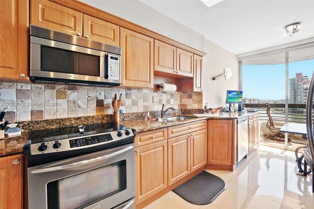 19101 NE 36th Ct 1602, Aventura, FL 33180