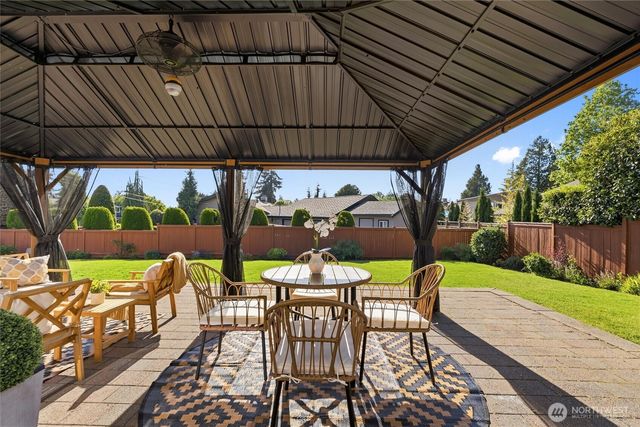 841 Brookmere Drive, Edmonds, WA 98020